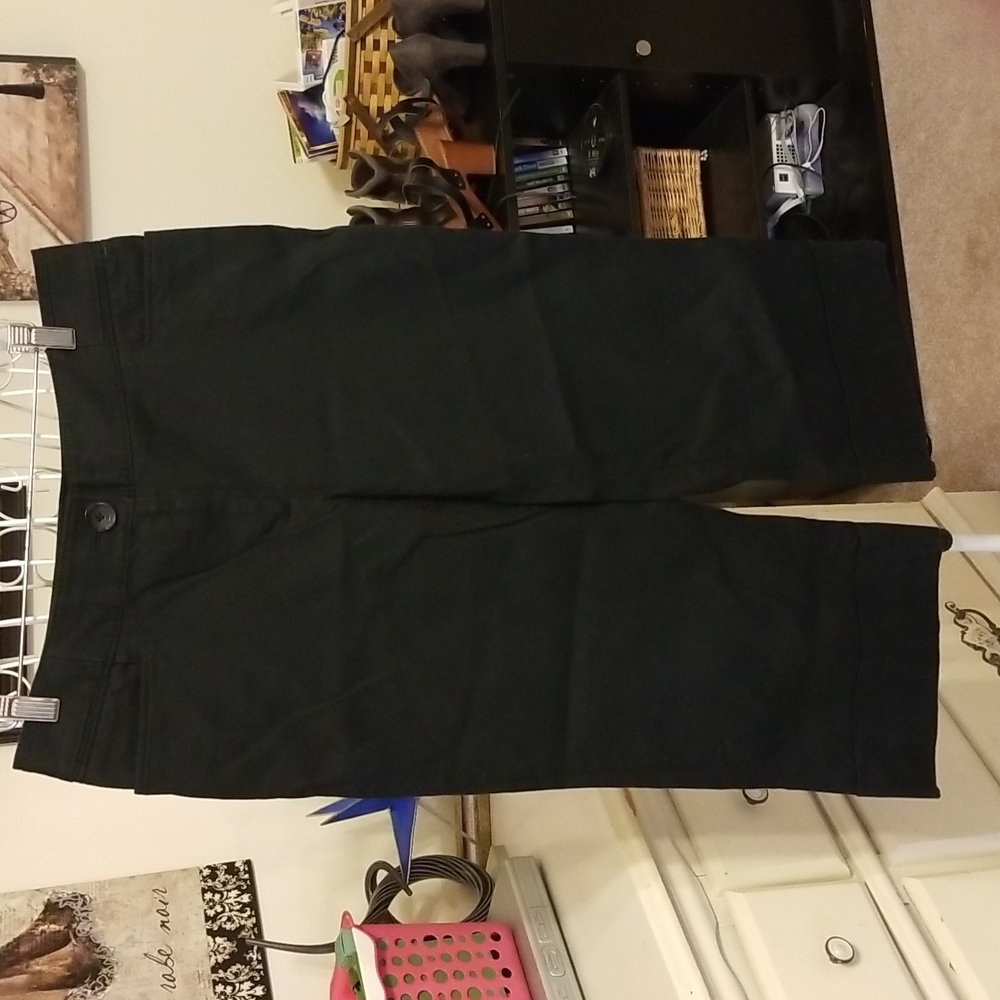 Women's White House Black Market black capri pants